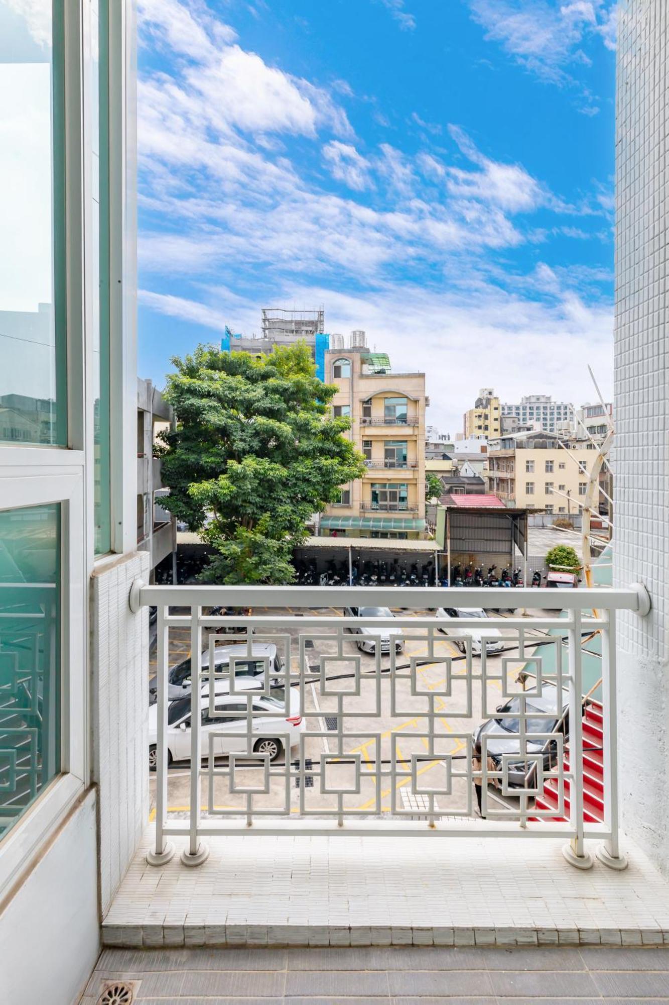 32小巷弄 Hotel Tainan Luaran gambar