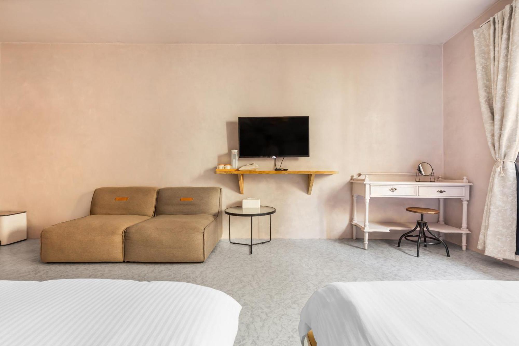 32小巷弄 Hotel Tainan Luaran gambar