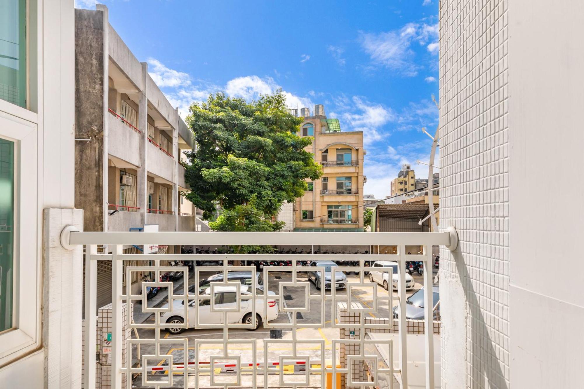 32小巷弄 Hotel Tainan Luaran gambar