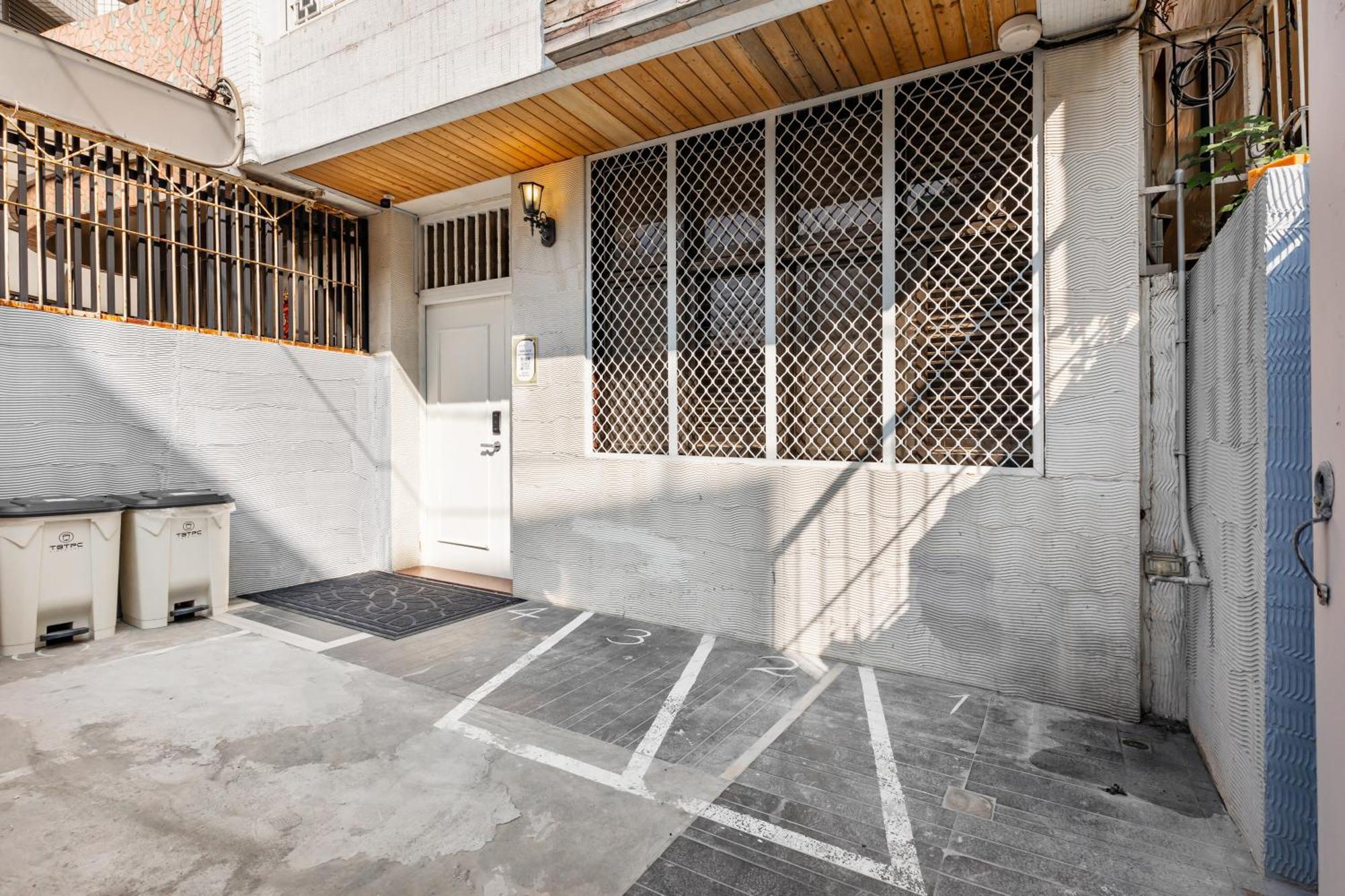 32小巷弄 Hotel Tainan Luaran gambar